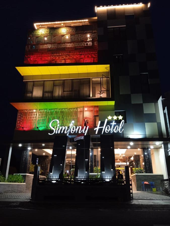 Hotel Simfony Alor Kalabahi Exterior foto